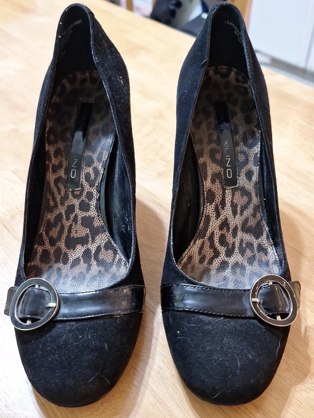 Bandolino Black Suede Pumps with Leopard Insole and Buckle